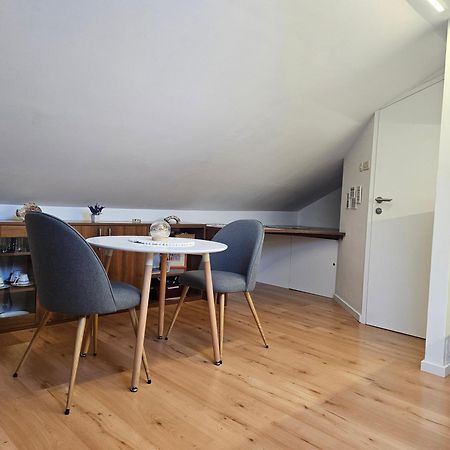 Lovely Attic Apartman-Melani Zara Esterno foto