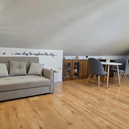 Lovely Attic Apartman-Melani Zara Esterno foto