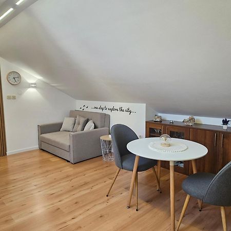 Lovely Attic Apartman-Melani Zara Esterno foto