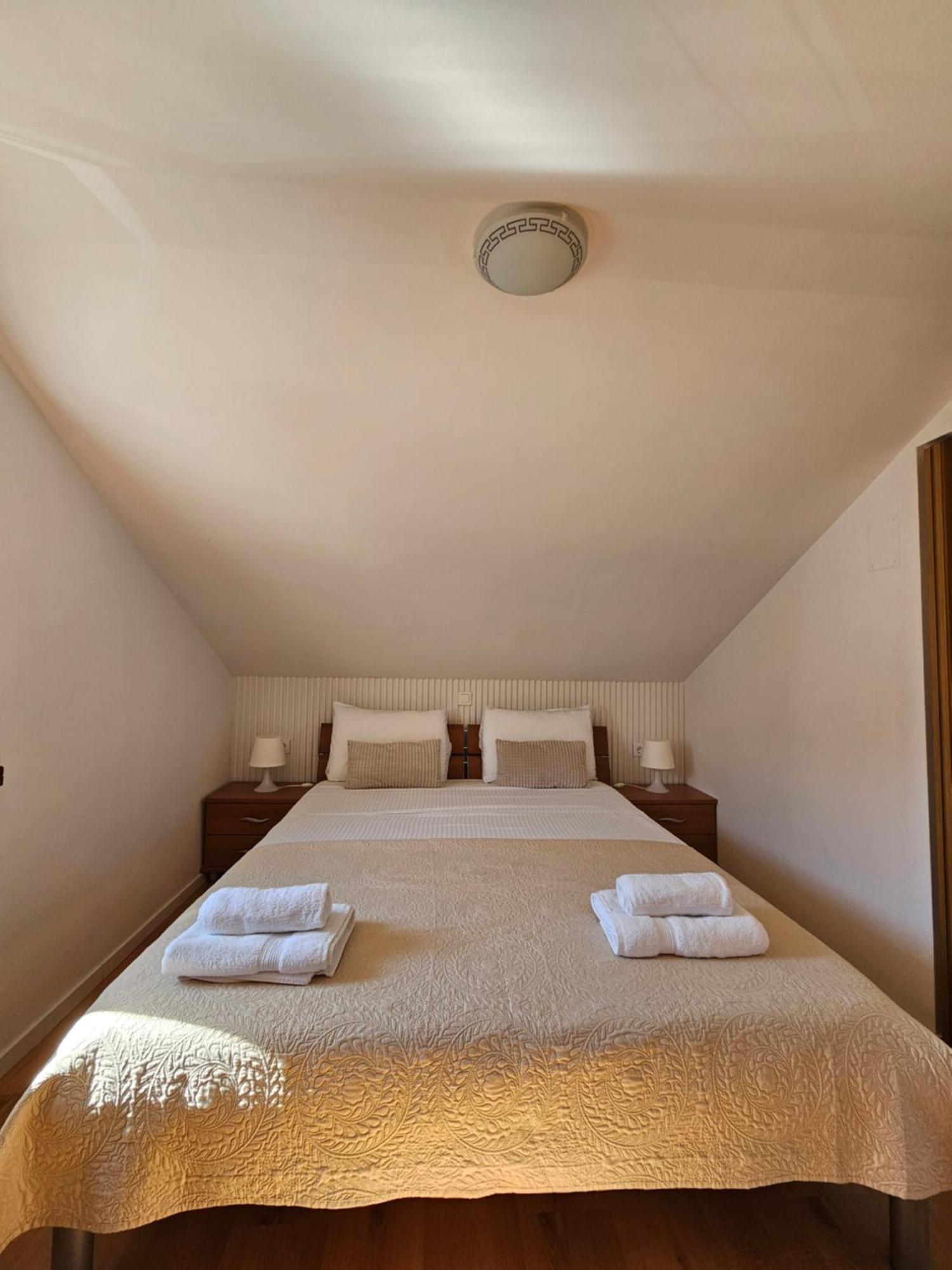 Lovely Attic Apartman-Melani Zara Esterno foto