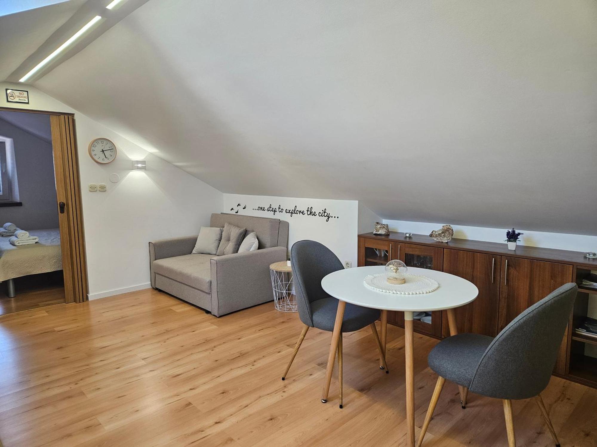 Lovely Attic Apartman-Melani Zara Esterno foto