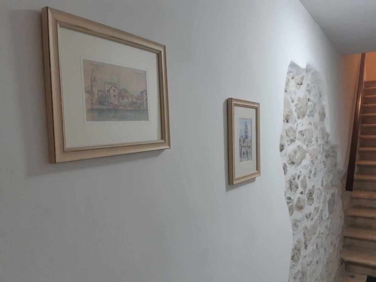 Lovely Attic Apartman-Melani Zara Esterno foto
